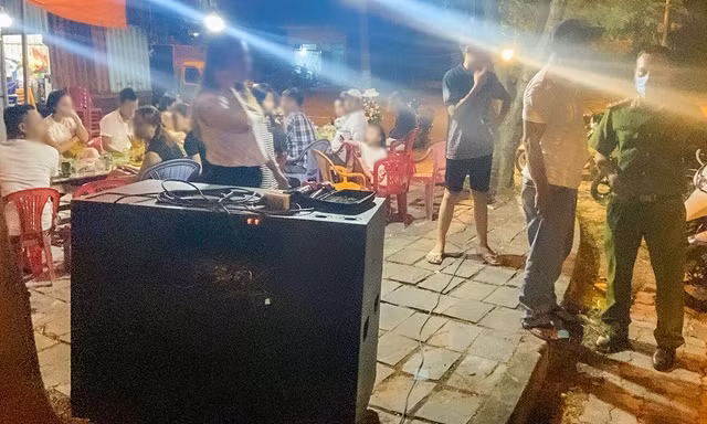 Đà Nẵng dẹp nạn ô nhiễm tiếng ồn từ loa kẹo kéo