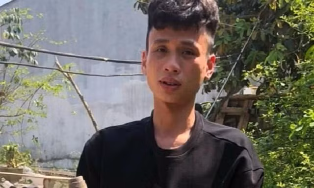 Mẹ mâu thuẫn với hàng xóm, con trai vác súng bắn thị uy