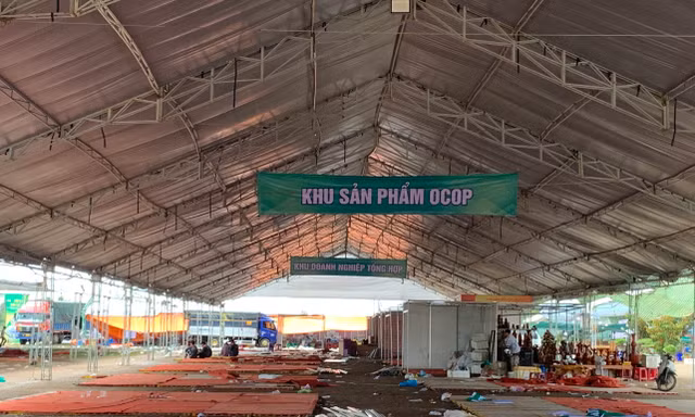 Doanh nghiệp đồng loạt 'giải tán' vì hội chợ lớn nhất Quảng Ngãi... quá tệ