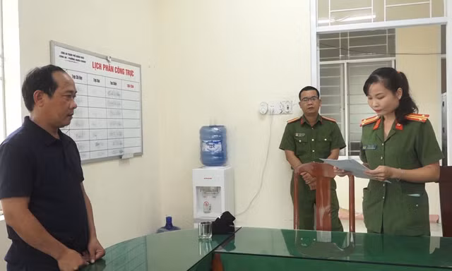 Tuồn hàng ra ngoài bán, một thủ kho bị khởi tố