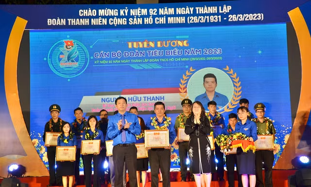 Tỉnh Đoàn Quảng Ngãi tuyên dương 11 cá nhân, trong đó có phóng viên báo Tiền Phong