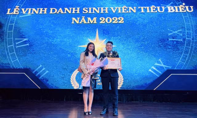 Nam sinh 'gây bão' với điểm GPA tuyệt đối, trở thành thủ khoa có có điểm tốt nghiệp cao nhất trong lịch sử của trường