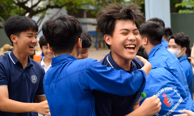 Đề Ngữ văn 'dễ viết', sĩ tử Hà Nội tự tin đạt điểm 8