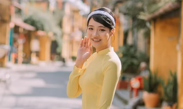 Sinh viên 5 tốt cấp T.Ư xứ Quảng hút mọi ánh nhìn với bộ ảnh 'Hội An ngày Xuân sang'