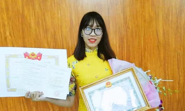 Nữ sinh FTU đạt học bổng 5/5 kỳ học tự chủ tài chính thi hàng loạt chứng chỉ