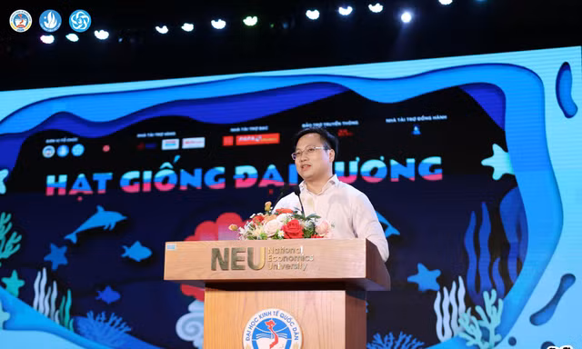 Gala vinh danh sinh viên 5 tốt 2022: Rực cháy khao khát tuổi xuân ĐH Kinh tế Quốc dân