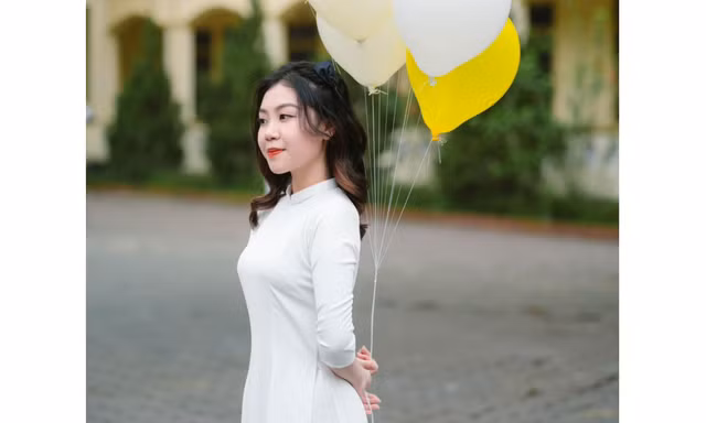 Văn chương là nguồn sống của nữ sinh Học viện Ngoại giao quê xứ Nghệ
