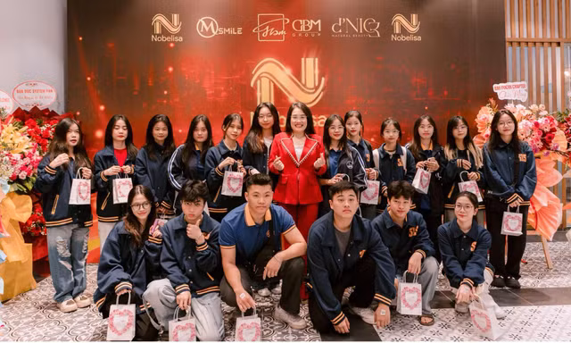 Cơ hội kinh doanh kiếm thêm thu nhập cho sinh viên có nhiều người theo dõi trên mạng xã hội 