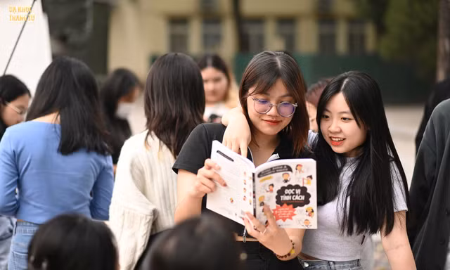 Văn hóa đọc chuyển mình: Sinh viên tìm lại niềm đam mê sách trong thời đại số