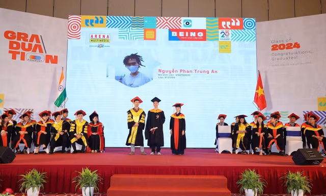 Bắt đầu lại ở tuổi 22: Hành trình theo đuổi đam mê điện ảnh của chàng trai trẻ
