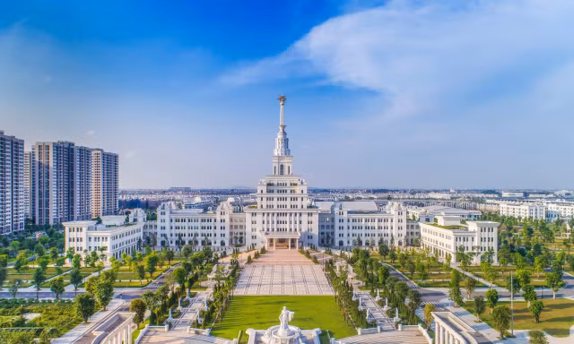 VinUniversity mang đến trải nghiệm giáo dục công nghệ quốc tế và học bổng hấp dẫn tại Ngày hội tuyển sinh 