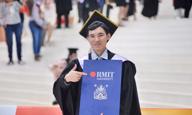 Hà Viết Tỉnh: Từ nhân viên trại gà đến giảng đường quốc tế và ước mơ mang tiếng Anh về làng