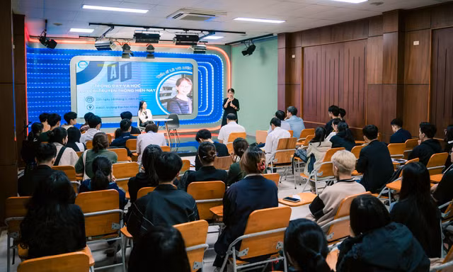 Giảng viên là người đi trước có sứ mệnh truyền lửa và truyền nghề cho sinh viên