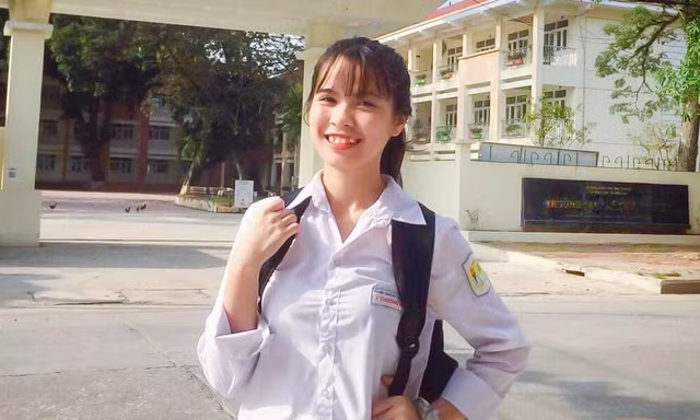 Trở thành tân sinh viên, nữ sinh 27,25 điểm khối D vội đi làm thêm để phụ giúp gia đình