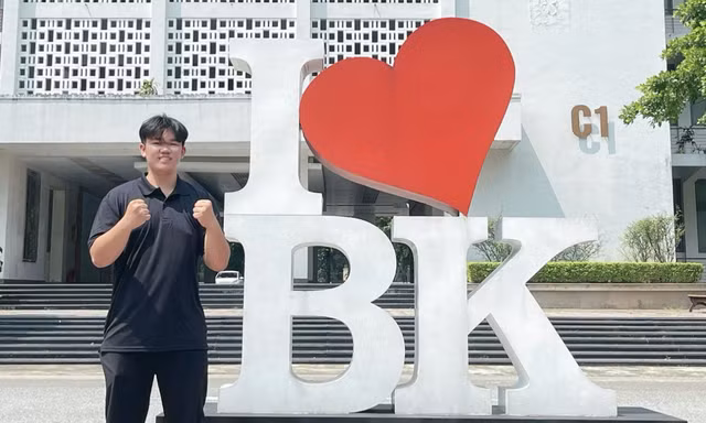 Vượt hàng ngàn cây số đến thủ đô, nam sinh Bách khoa đóng góp cho cộng đồng với niềm đam mê lập trình và công nghệ
