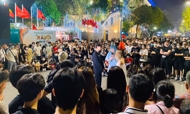 Lễ hội ‘Hà Nội - Đến để yêu’ thu hút giới trẻ vào dịp lễ 30/4-1/5