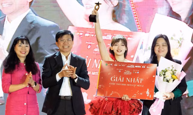 Nữ sinh ngành Công tác xã hội mê nghệ thuật là Quán quân USSH ARTalent