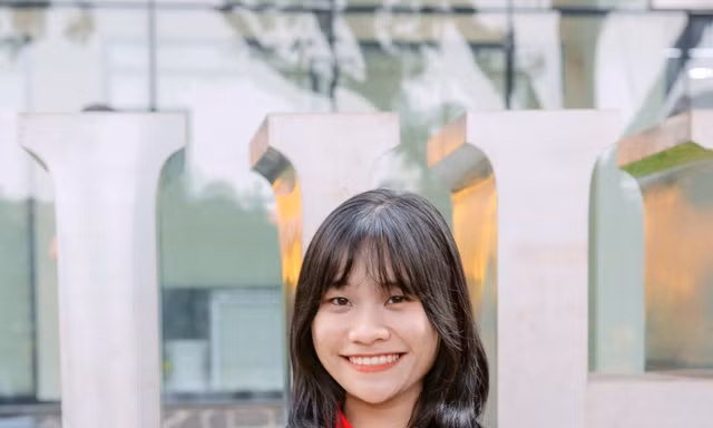 Không nhất định phải tốt hơn người khác nhưng nhất định phải tốt hơn bản thân mình trước đây