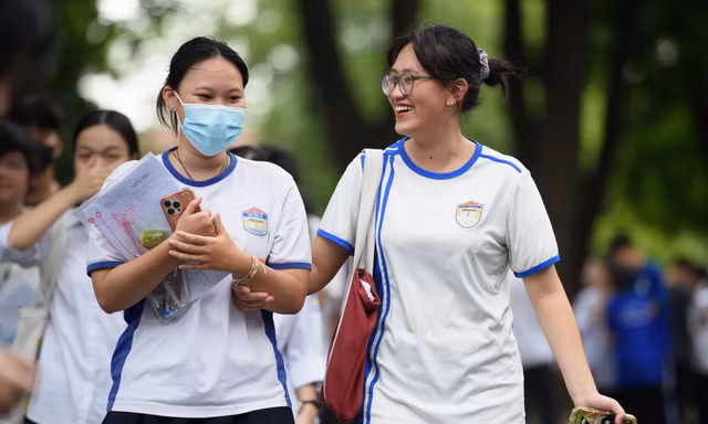  Giáo viên Tiếng Anh nhận định 'sẽ không có mưa điểm 10'