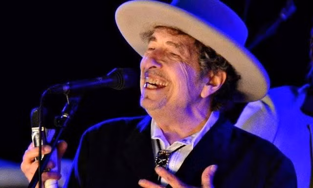 Bob Dylan - Chủ nhân Nobel văn chương sẽ ra sách mới vào cuối năm