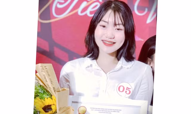 Vượt qua nghịch cảnh, nữ sinh USSH vươn lên đạt nhiều thành tích "khủng"