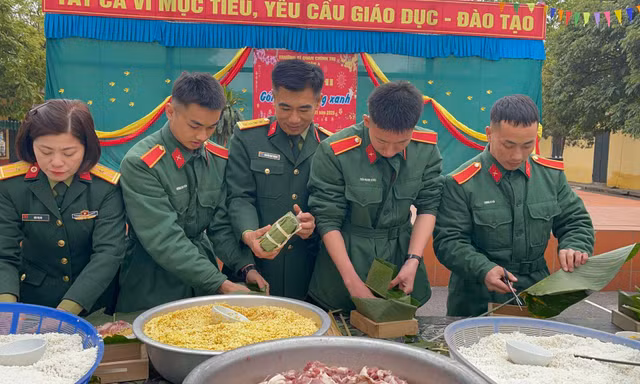 Hương xuân quân ngũ 