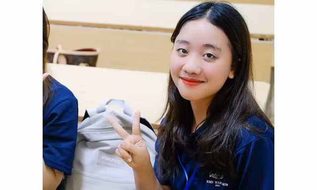 Vượt qua sự mặc cảm tự ti để sống một cuộc đời đáng sống hơn của nữ sinh trường Báo