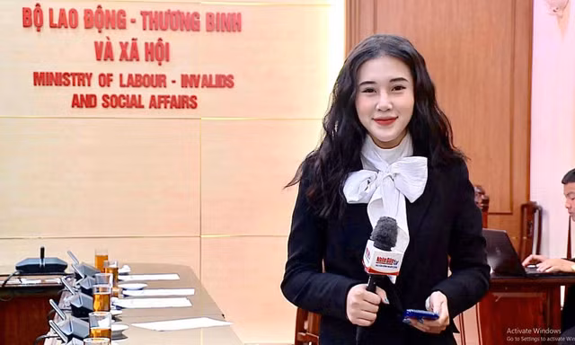 9X xinh đẹp: 'Tình yêu với nghề báo giúp mình vượt qua mọi khó khăn'