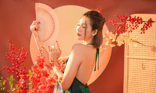 Nhan sắc xinh đẹp đầy cuốn hút của Tiktoker Táo Nhung trong bộ ảnh Tết Quý Mão