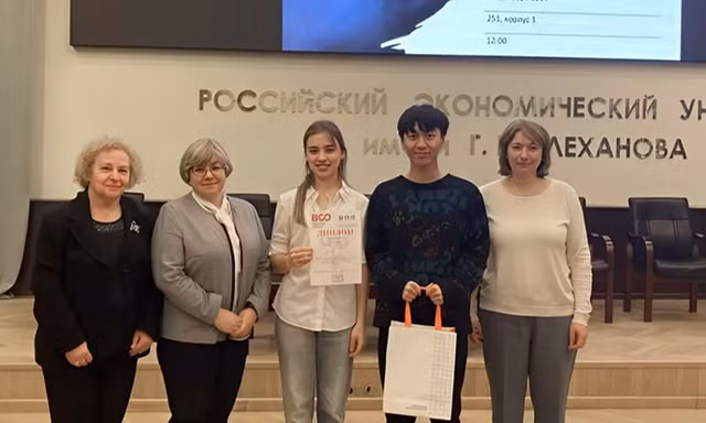 Thắp sáng đam mê, tối ưu thành tích: Du học sinh Việt chinh phục Toán học nơi trời Nga