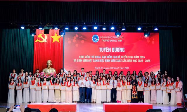 Trường Đại học Vinh Chào đón tân sinh viên khóa K65 năm học 2024 - 2025