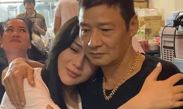 Ê-kíp Hương Vị Tình Thân tổ chức tiệc chia tay, Võ Hoài Nam làm thơ tạm biệt đầy cảm xúc