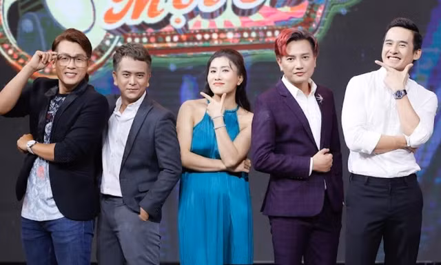 Dàn diễn viên 'Cổng mặt trời' tái hợp, xúc động nhớ cố diễn viên Ánh Hoa, Mai Phương
