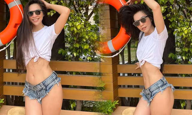 Hiền Thục diện quần short jeans bé tẹo, khoe cơ bụng săn chắc ở tuổi 40
