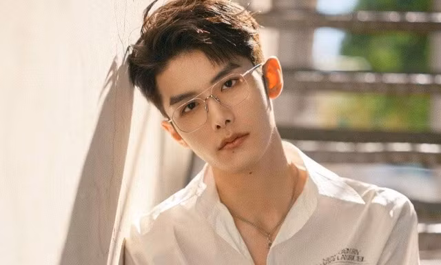 Nam diễn viên Trung Quốc thừa nhận ngủ với nhiều ông lớn