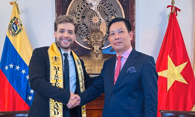 Mister Grand Venezuela 2023 thăm Đại sứ quán Việt Nam tại Venezuela