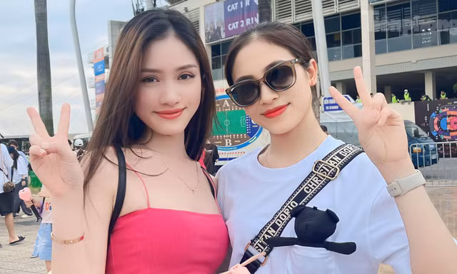 Fan Việt: 'Tốn khoảng 10 triệu đồng để vào sân Mỹ Đình xem BlackPink'