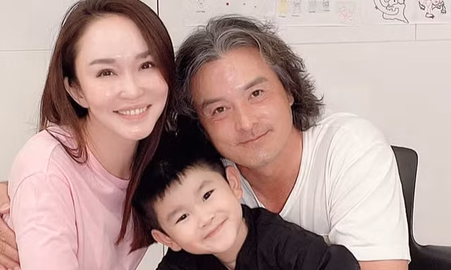 'Dương Quá' Lý Minh Thuận đón sinh nhật tuổi 50 bên vợ con