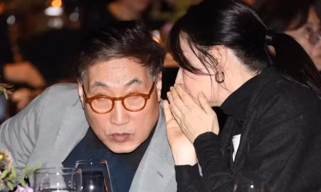 Lee Young Ae xuất hiện cùng chồng 71 tuổi