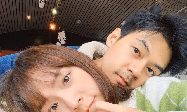 12 năm yêu nhau của cặp tiên đồng ngọc nữ showbiz Thái Lan 