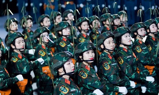 Lần đầu hợp luyện diễu binh trước Dinh Độc Lập