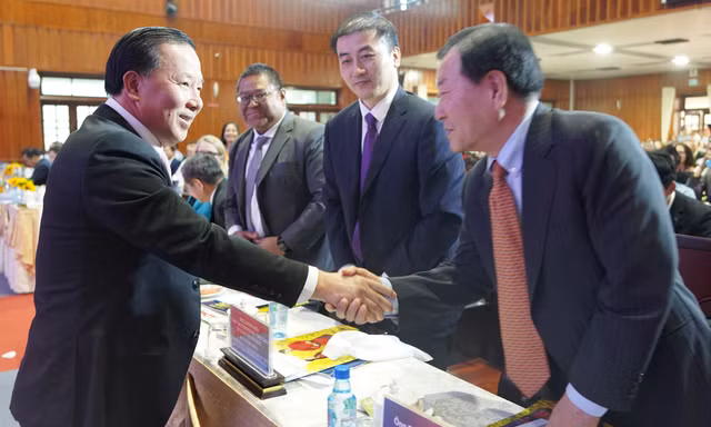 Chủ tịch tỉnh Long An cam kết với doanh nghiệp 
