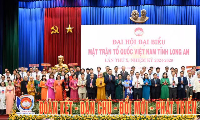 Bà Nguyễn Thị Thu Trinh đắc cử chức Chủ tịch Ủy ban MTTQ Việt Nam tỉnh Long An