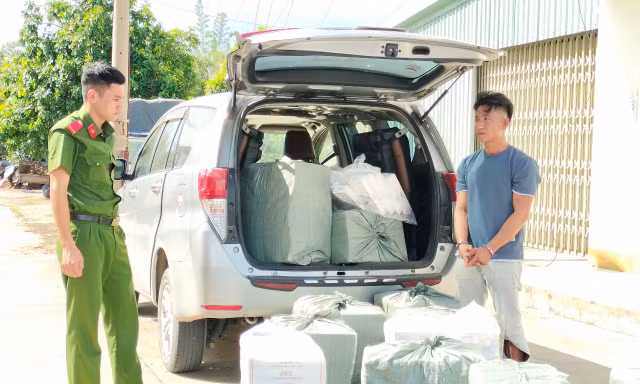 Bắt quả tang vụ vận chuyển gần 9.000 bao thuốc lá lậu 