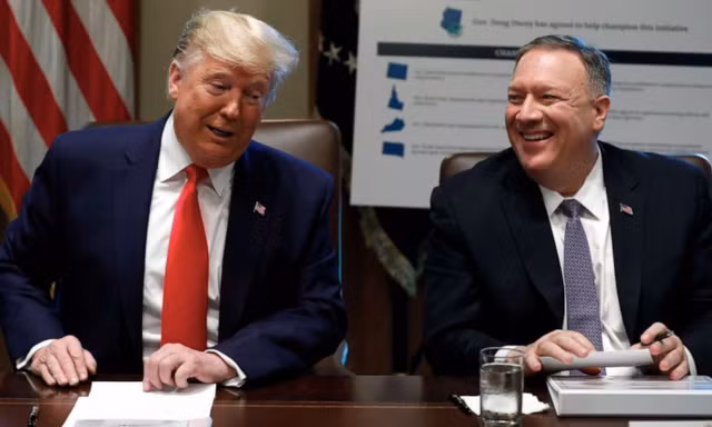 Ngoại trưởng Mike Pompeo (phải) vẫn tích cực hoạt động trong những ngày cuối cùng của nhiệm kỳ. (Ảnh: Shutterstock)