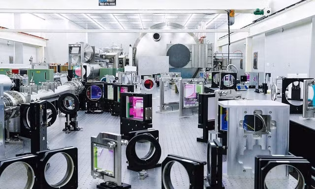 Các thiết bị laser ở Thượng Hải. (Ảnh: Viện Khoa học Trung Quốc)