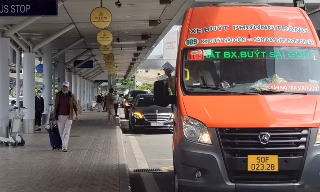 Tăng chuyến xe buýt hoạt động tại sân bay Tân Sơn Nhất trong cao điểm Tết