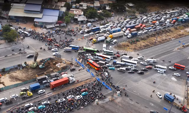 Người dân TPHCM di chuyển trong dịp lễ 30/4 cần lưu ý 6 điểm 'nóng' ùn tắc