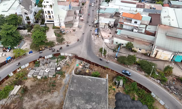 Cận cảnh 2 cầu nghìn tỷ sắp hoàn thành, khơi thông cửa ngõ phía Tây TPHCM