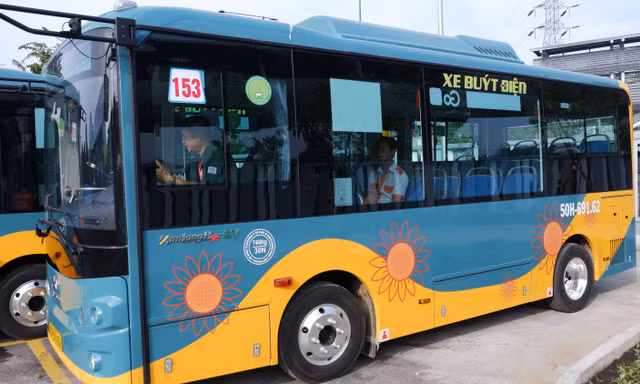 Cận cảnh dàn xe buýt điện nhiều tiện ích, kết nối tuyến metro số 1 TPHCM